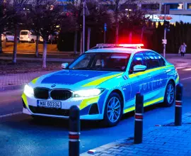 Foto Un tânăr de 18 ani, din Slatina, reţinut după ce a furat produse cosmetice şi a agresat o vânzătoare