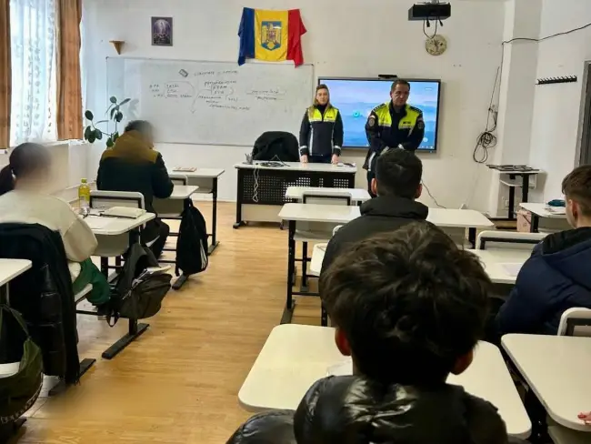 Foto Activități dedicate prevenirii violenței în unitățile de învățământ din județul Olt