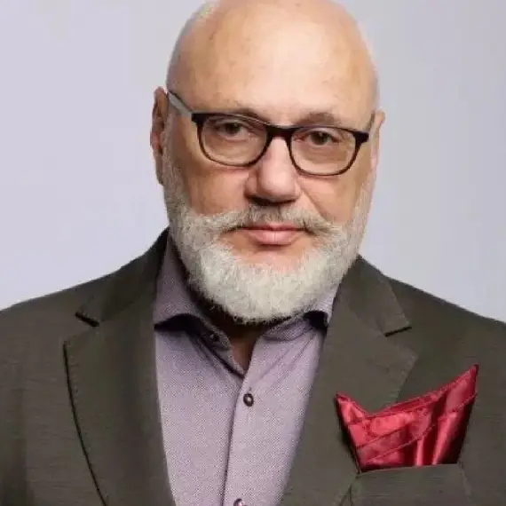 Foto Percheziţii la medicul Cristian Andrei.  Este vizat într-un dosar de agresiuni sexuale asupra fostelor cliente şi înşelăciune