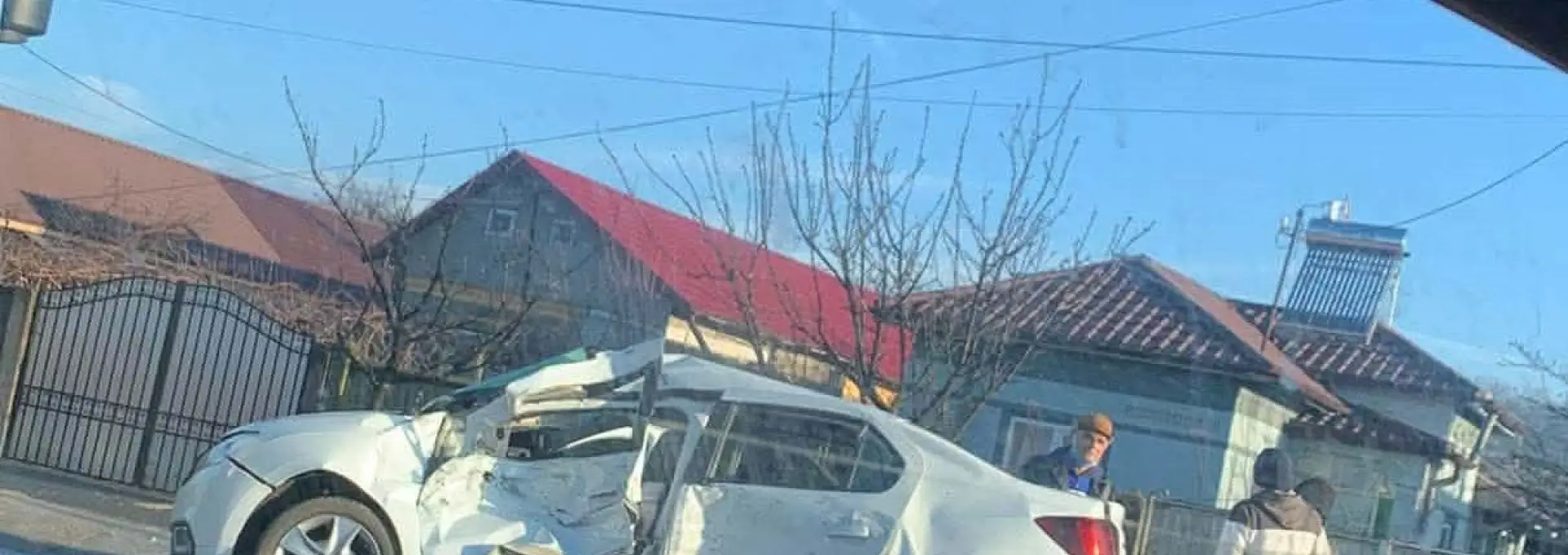 Foto Accident pe DN 6, la Dăneasa. Două persoane rănite