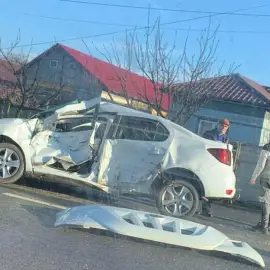 Foto Accident pe DN 6, la Dăneasa. Două persoane rănite