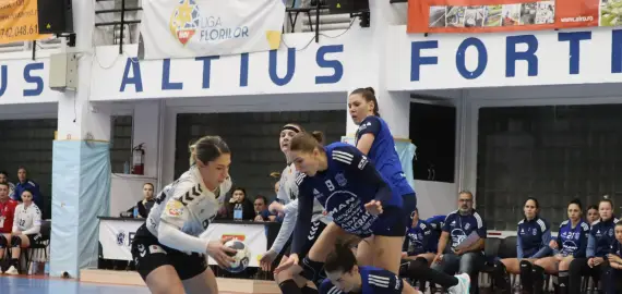 Foto CSM Slatina, înfrângere usturătoare cu CSM Bucureşti