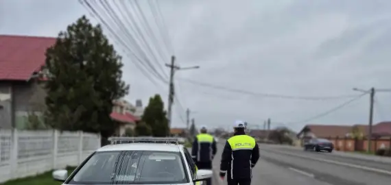 Foto Pieton lovit de o maşină în localitatea Recea
