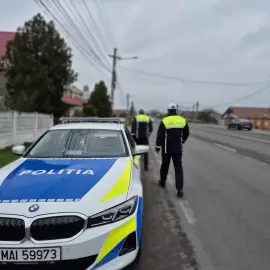 Foto Pieton lovit de o maşină în localitatea Recea