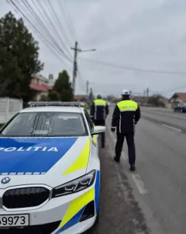 Foto Pieton lovit de o maşină în localitatea Recea