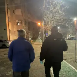 Foto Un bărbat, din Slatina, care se rătăcise, ajutat de jandarmi să ajungă acasă