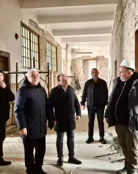 Foto Primarul Ion Doldurea, inspecție pe șantierele școlare din Caracal: Când vor fi gata Liceul „Ioniță Asan” și Grădinița „Dumbrava Minunată”