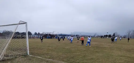 Foto Remiză cu incidente pentru Oltul Curtişoara în amicalul disputat în Serbia