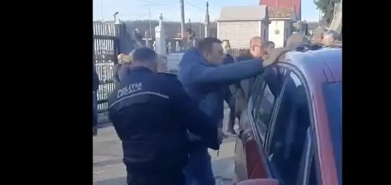 Foto Marea minciună a lui De Mezzo: „Preluarea” Cimitirului Strehareți, un fals grosolan menit să acopere scandalul taxelor record din Slatina