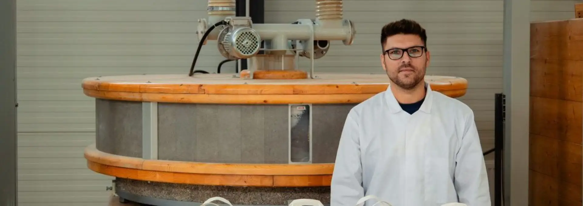 Foto Tradiție măcinată pe piatră la Dobrun: Cooperativa „Biruința Olteniei” readuce pe mese făina integrală de altădată