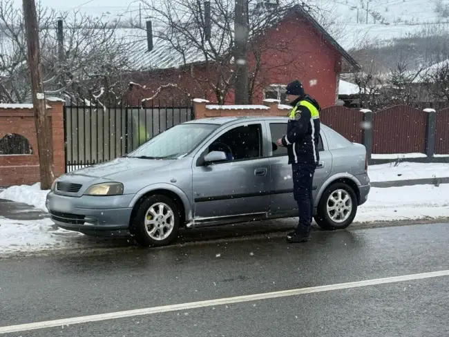 Foto Permise de conducere reținute şi zeci de sancţiuni în urma unei ample acțiuni preventive pe DN 6