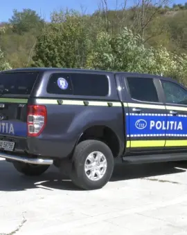 Foto Dosar penal pentru un bărbat din Potcoava care ar fi accidentat intenţionat, cu maşina, un câine