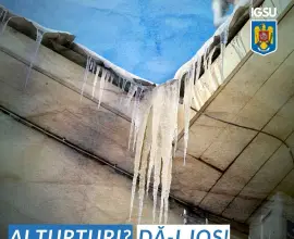 Foto ISU Olt avertizează: Curățați țurțurii de pe acoperișuri pentru siguranța cetățenilor