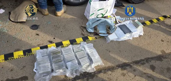 Foto Captură record de cocaină și hașiș: Fiul unui colonel MAI și un traficant cu legături în America Latină, reținuți după un flagrant cu focuri de armă