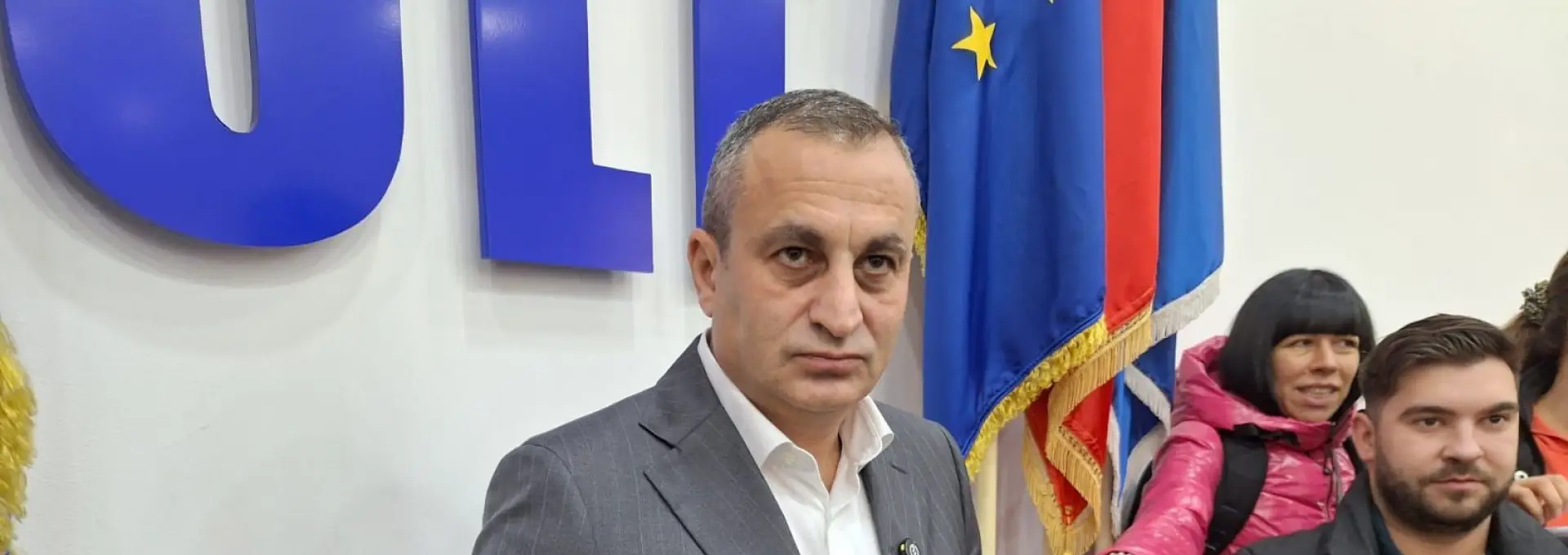 Foto Marius Oprescu îl acuză pe premierul Ilie Bolojan de „indiferență socială” și cere măsuri urgente pentru vulnerabili