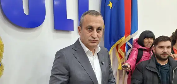 Foto Marius Oprescu îl acuză pe premierul Ilie Bolojan de „indiferență socială” și cere măsuri urgente pentru vulnerabili