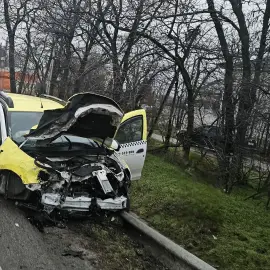Foto Un şofer, din Balş, rănit într-un accident pe DN 6