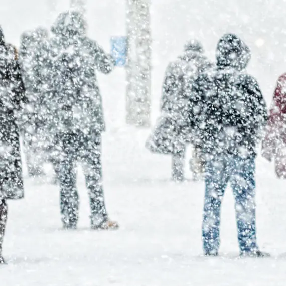 Foto Informare meteo de ninsoare, până miercuri dimineaţă. Cod Galben de vânt, în judeţul Olt, până la ora 14.00