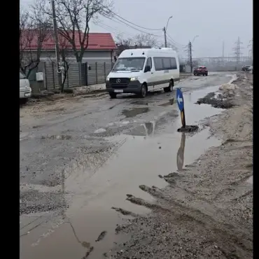 Foto Emil Albotă lansează o campanie inedită la Slatina: „Propun să adoptăm o groapă”. Ironii la adresa infrastructurii rutiere