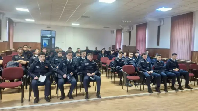Foto Studenți ai Academiei de Poliție „Alexandru Ioan Cuza” în stagiu de practică la IPJ Olt