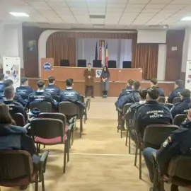 Foto Studenți ai Academiei de Poliție „Alexandru Ioan Cuza” în stagiu de practică la IPJ Olt