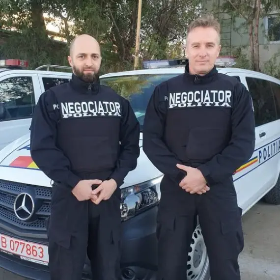 Foto Cum intervin negociatorii poliției din Olt în situații limită. Cazul dramatic de la Băbiciu