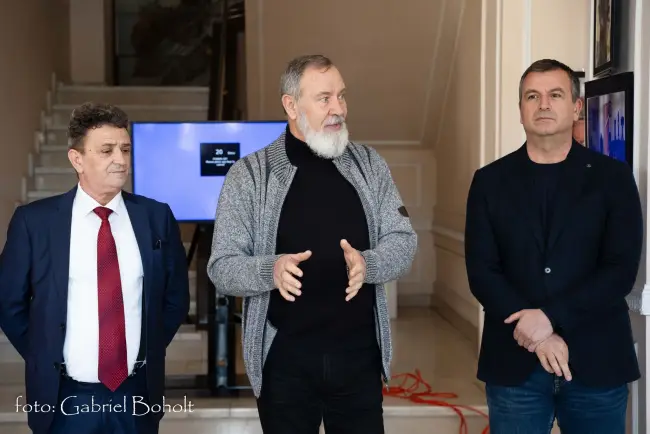 Foto Tezaurul de la Chilia cucerește Bucureștiul: Povestea sculptorului Nicolae M. Nica, expusă sub zăpada de la Muzeul Satului