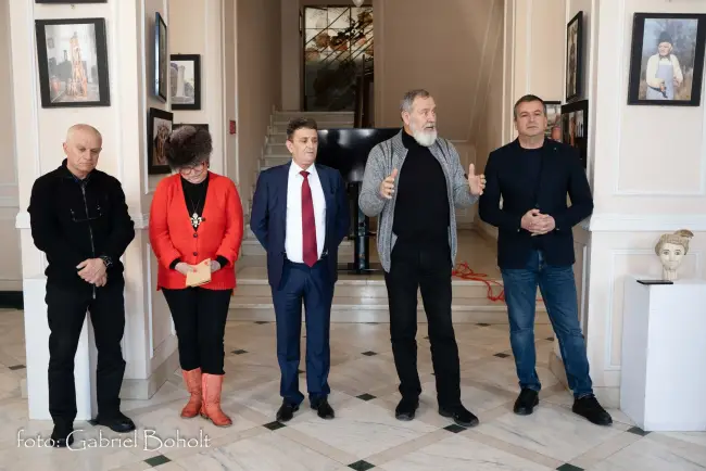 Foto Tezaurul de la Chilia cucerește Bucureștiul: Povestea sculptorului Nicolae M. Nica, expusă sub zăpada de la Muzeul Satului