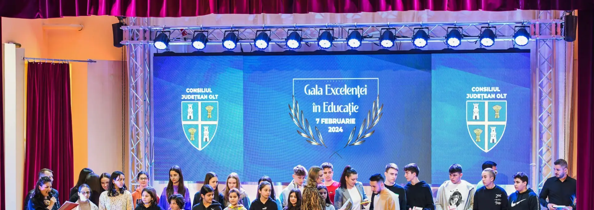 Foto Aproape  800 de elevi și profesori vor fi premiaţi la „Gala Excelenţei în Educaţie” organizată de CJ Olt