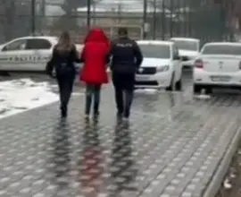 Foto Bătrâni din Olt, înşelaţi de angajatele unei instituţii bancare. Prejudiciu de peste 61.500 lei (VIDEO)