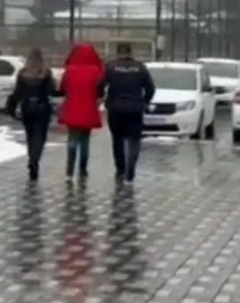Foto Bătrâni din Olt, înşelaţi de angajatele unei instituţii bancare. Prejudiciu de peste 61.500 lei (VIDEO)
