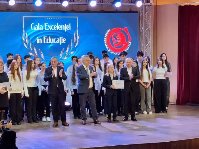 Foto Sărbătoarea performanței la Slatina: sute de olimpici și profesori premiați de CJ Olt, la Gala Excelenței în Educație