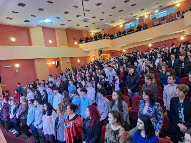 Foto Sărbătoarea performanței la Slatina: sute de olimpici și profesori premiați de CJ Olt, la Gala Excelenței în Educație