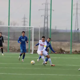 Foto Academica Balş-Axi Arena, pe terenul sintetic din Curtişoara