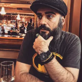 Foto De la design pentru artişti din SUA, la „Rădăcinile” din Stoicăneşti: Povestea tânărului care refuză să lase satul românesc să dispară