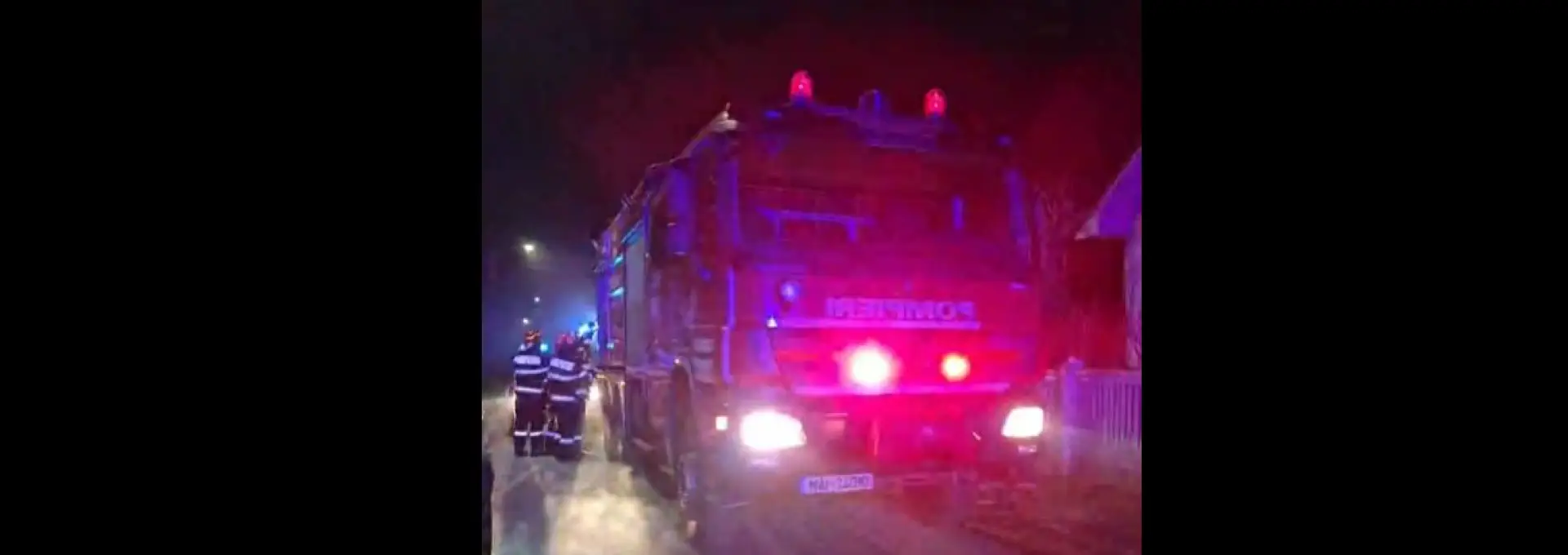 Foto Explozie la Brebeni. Un bărbat a ajuns la spital (VIDEO)