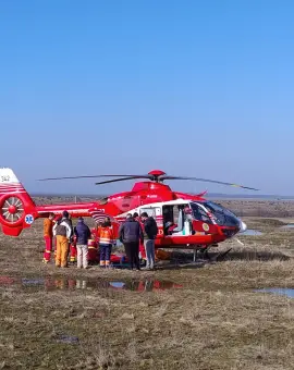 Foto Accident grav de ATV pe un câmp din Bălteni: Un bărbat de 37 de ani, transportat cu elicopterul la Craiova (FOTO&VIDEO)
