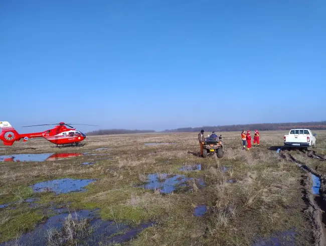 Foto Accident grav de ATV pe un câmp din Bălteni: Un bărbat de 37 de ani, transportat cu elicopterul la Craiova (FOTO&VIDEO)