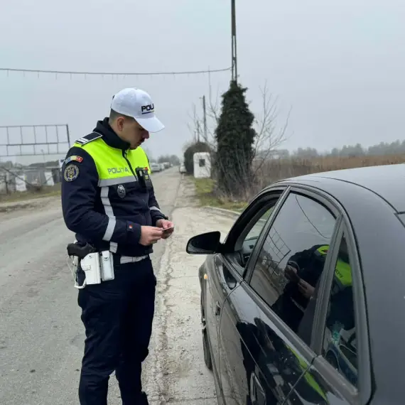 Foto Şofer, din Caracal, lăsat fără permis după ce a fost depistat cu 173 km/h în comuna Leu