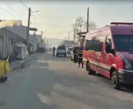 Foto Alunecare de teren pe strada Grădişte din Slatina. Oamenii dau vina pe excavările făcute pentru crucea lui De Mezzo (VIDEO)
