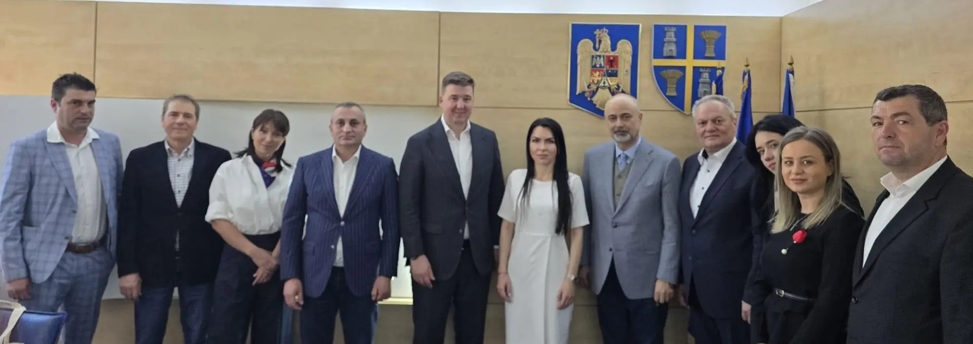 Foto Problemele cu energia electrică în Olt, în atenţia prefectului şi a preşedintelui CJ: Dialog decisiv cu șefii Distribuție Energie Oltenia