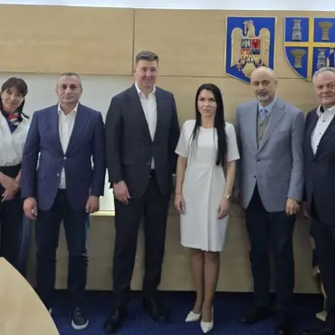 Foto Problemele cu energia electrică în Olt, în atenţia prefectului şi a preşedintelui CJ: Dialog decisiv cu șefii Distribuție Energie Oltenia