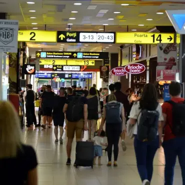 Foto Noi reguli privind transportul lichidelor, aerosolilor şi gelurilor în bagajele de cabină, aplicate de astăzi