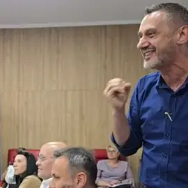 Foto Scandal la Primăria Slatina: Mario De Mezzo blochează reducerea taxelor printr-un șantaj administrativ