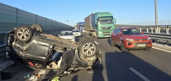 Foto Accident rutier, pe Drumul Expres, în zona Saru. Se circulă pe o singură bandă spre Craiova