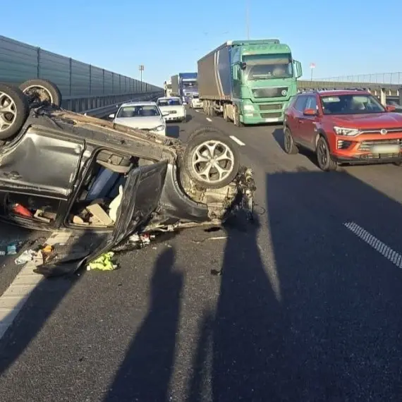 Foto Accident rutier, pe Drumul Expres, în zona Saru. Se circulă pe o singură bandă spre Craiova