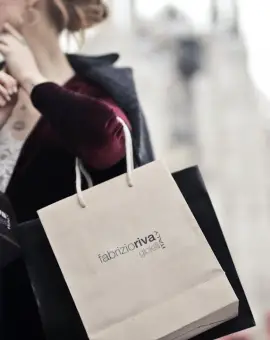 Foto Adicția de cumpărături și mirajul plăcerii fără limite, ce spun medicii psihiatri despre boala secolului în care trăim