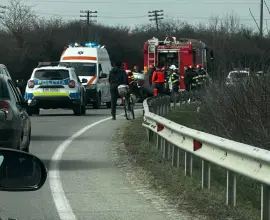Foto Șofer băut, răsturnat cu mașina pe DN 65, la ieșirea din Balș spre Craiova