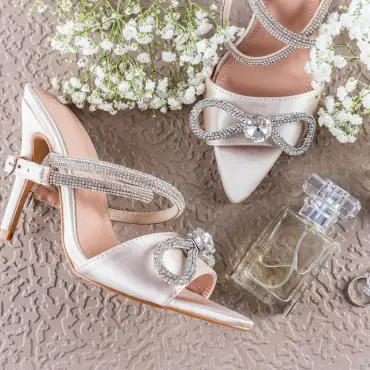 Foto Când sunt recomandate sandalele elegante în ținutele feminine