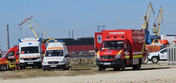 Foto Accident naval grav în Portul Midia: Un marinar a murit iar alți patru sunt căutaţi de scafandri